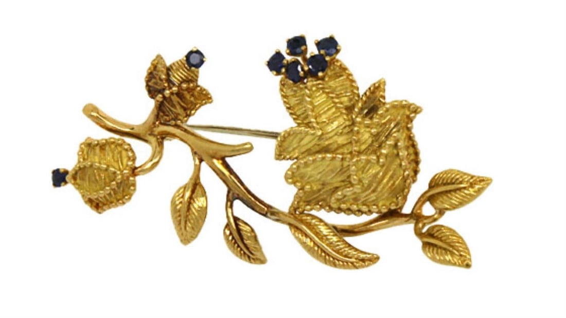 Tiffany & Co. 18k Yellow Gold Floral Leaf Brooch: Tiffany & Co. 18k Yellow Gold Floral Leaf Brooch Estate Tiffany & Co. floral leaf brooch crafted in 18k yellow gold with a sculptural botanical design. The piece features richly textured surfaces and 