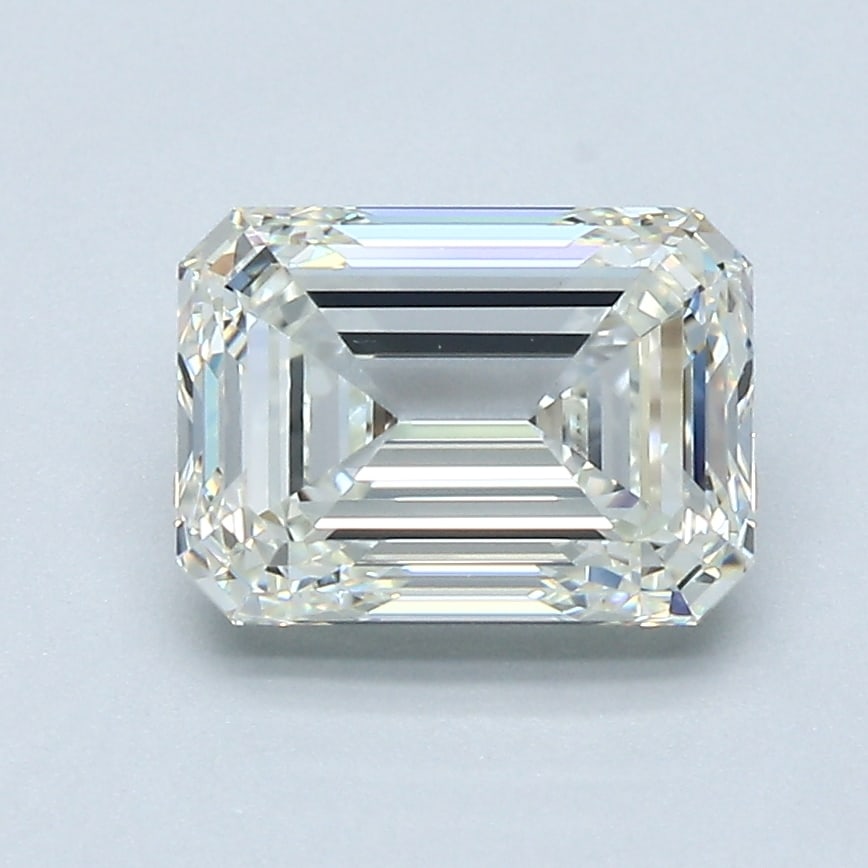 Loose Diamond - EMERALD 2ct J VVS2: Loose Diamond - EMERALD 2ct J VVS2 Source: Natural Mined Diamond Shape: EMERALD Carats: 2 Color: J Clarity: VVS2 Certification: GIA Condition: Pre-Owned PLEASE NOTE: Framed, Large, or heavy items do n