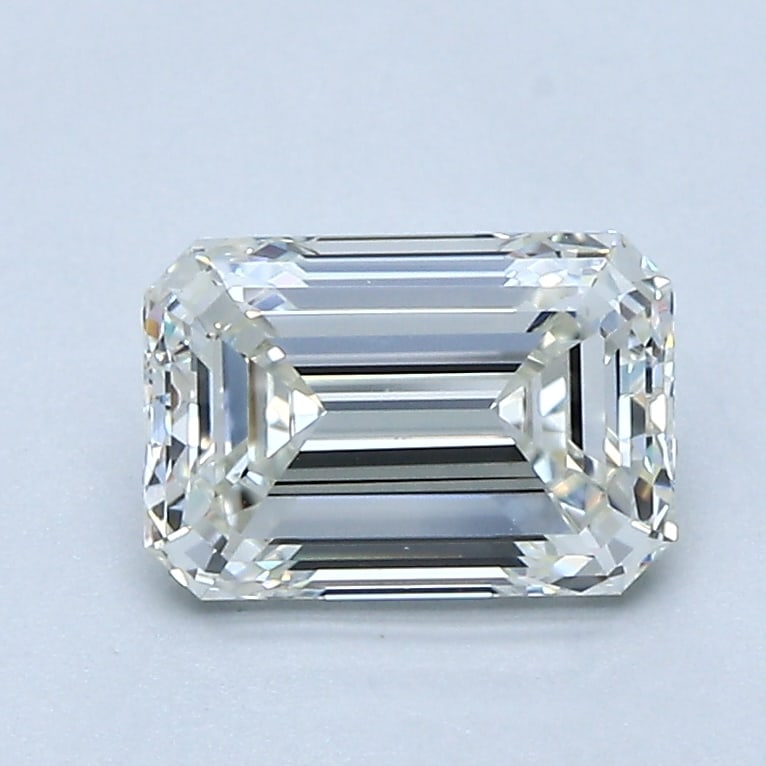 Loose Diamond - EMERALD 1.3ct J VS1: Loose Diamond - EMERALD 1.3ct J VS1 Source: Natural Mined Diamond Shape: EMERALD Carats: 1.3 Color: J Clarity: VS1 Certification: GIA Condition: Pre-Owned PLEASE NOTE: Framed, Large, or heavy items do
