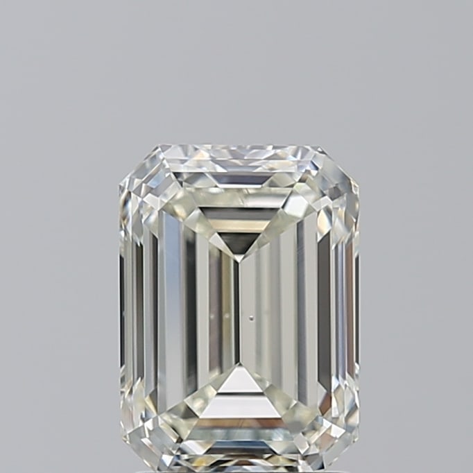 Loose Diamond - EMERALD 2.51ct J VS2: Loose Diamond - EMERALD 2.51ct J VS2 Source: Natural Mined Diamond Shape: EMERALD Carats: 2.51 Color: J Clarity: VS2 Certification: GIA Condition: Pre-Owned PLEASE NOTE: Framed, Large, or heavy items 