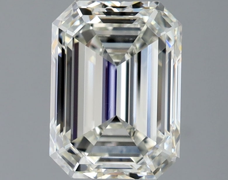 Loose Diamond - EMERALD 2.01ct J VS1: Loose Diamond - EMERALD 2.01ct J VS1 Source: Natural Mined Diamond Shape: EMERALD Carats: 2.01 Color: J Clarity: VS1 Certification: GIA Condition: Pre-Owned PLEASE NOTE: Framed, Large, or heavy items 