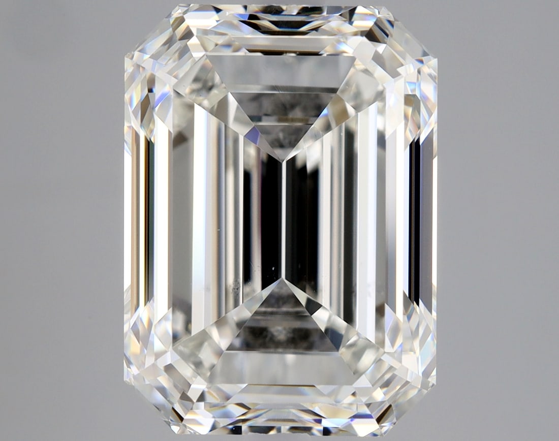 Loose Diamond - EMERALD 5.01ct H VS2: Loose Diamond - EMERALD 5.01ct H VS2 Source: Natural Mined Diamond Shape: EMERALD Carats: 5.01 Color: H Clarity: VS2 Certification: GIA Condition: Pre-Owned PLEASE NOTE: Framed, Large, or heavy items 