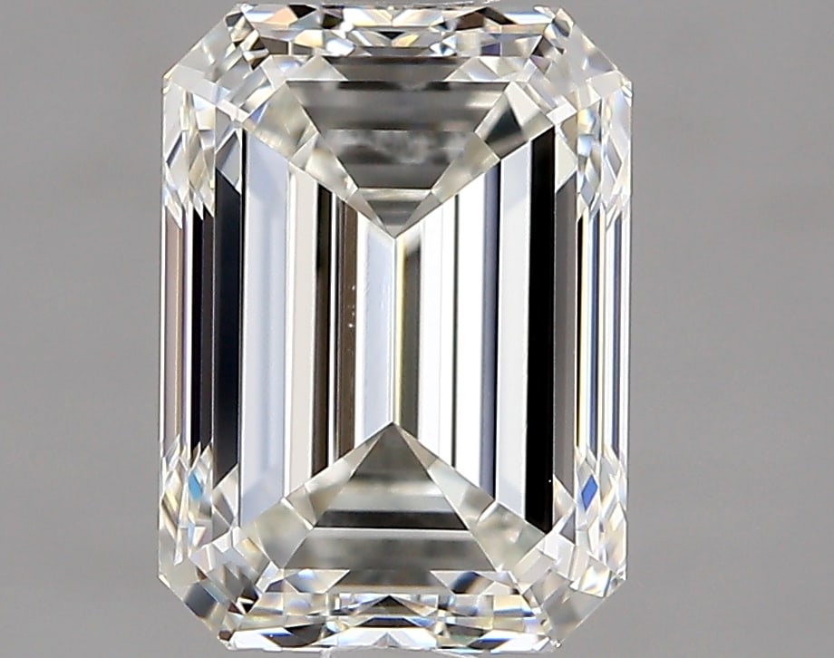 Loose Diamond - EMERALD 2ct I VVS2: Loose Diamond - EMERALD 2ct I VVS2 Source: Natural Mined Diamond Shape: EMERALD Carats: 2 Color: I Clarity: VVS2 Certification: GIA Condition: Pre-Owned PLEASE NOTE: Framed, Large, or heavy items do n