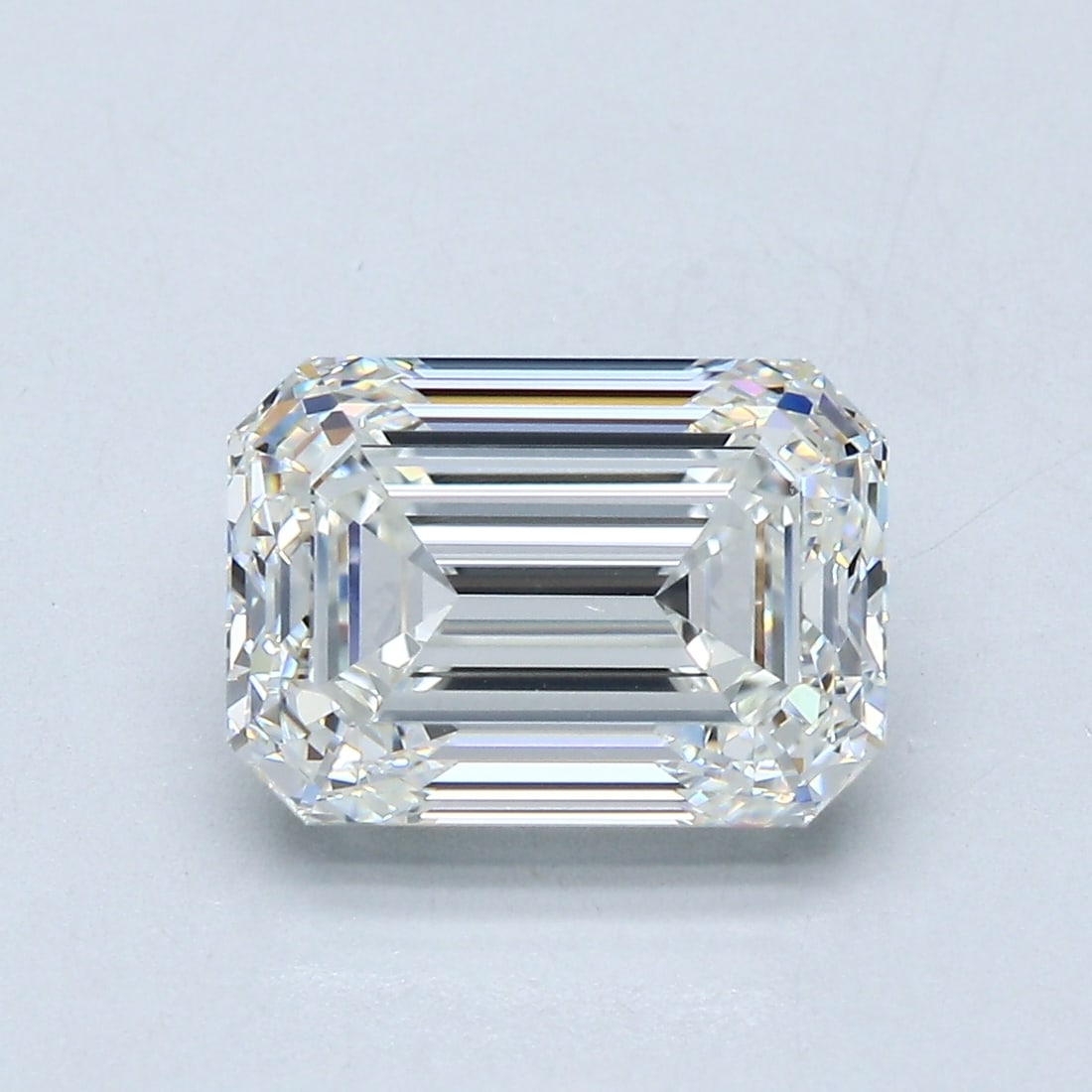 Loose Diamond - EMERALD 3.5ct I VS2: Loose Diamond - EMERALD 3.5ct I VS2 Source: Natural Mined Diamond Shape: EMERALD Carats: 3.5 Color: I Clarity: VS2 Certification: GIA Condition: Pre-Owned PLEASE NOTE: Framed, Large, or heavy items do