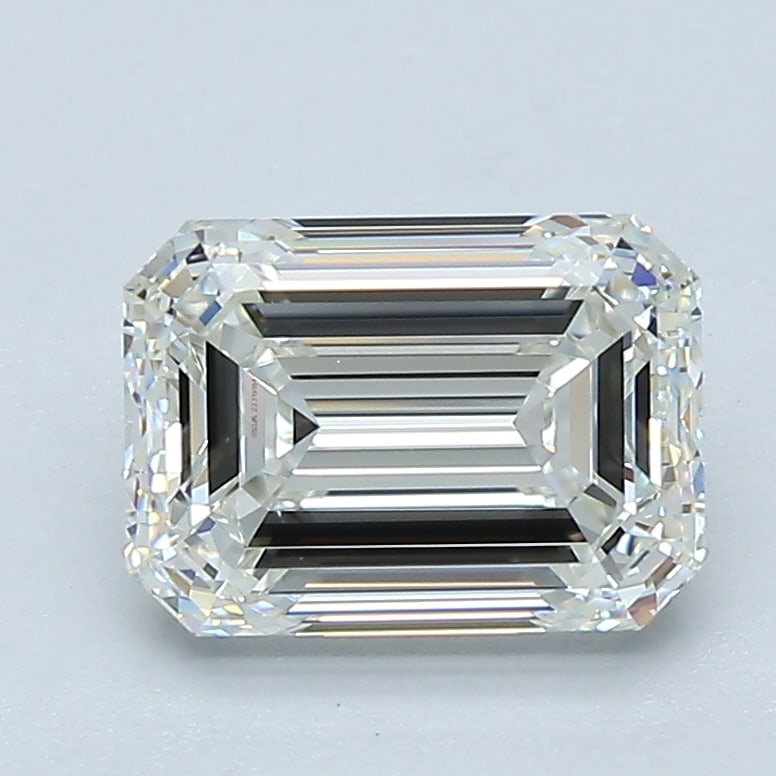 Loose Diamond - EMERALD 2.01ct J VVS1: Loose Diamond - EMERALD 2.01ct J VVS1 Source: Natural Mined Diamond Shape: EMERALD Carats: 2.01 Color: J Clarity: VVS1 Certification: GIA Condition: Pre-Owned PLEASE NOTE: Framed, Large, or heavy item