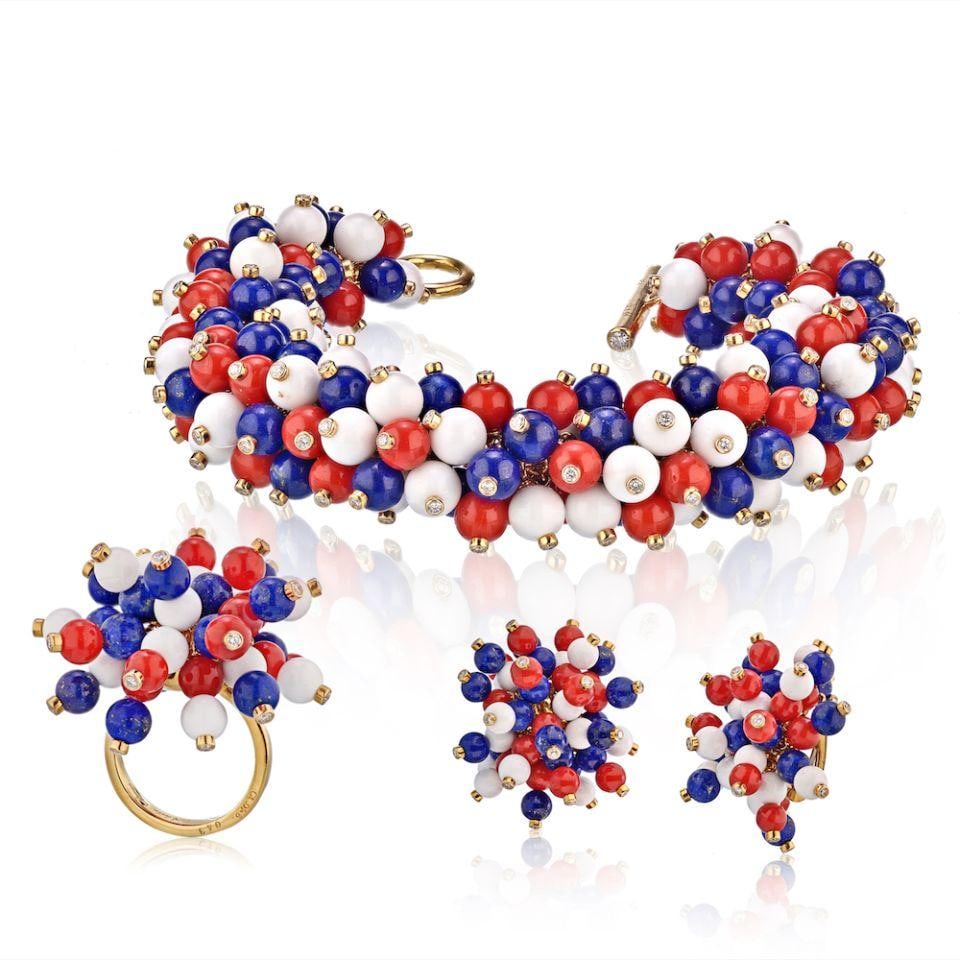 Aletto Brothers 18K Yellow Gold Diamond Lapis Agate Jewelry Set: Aletto Brothers 18K Yellow Gold Diamond Lapis Agate Jewelry Set This stunning jewelry set by Aletto Brothers features exquisite craftsmanship in 18K yellow gold, making it a luxurious addition to any 