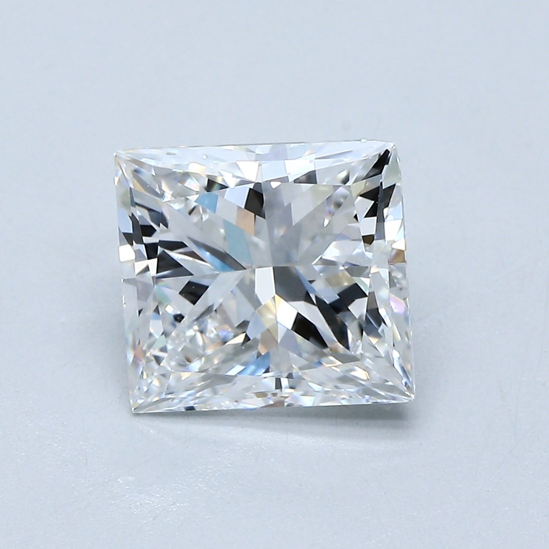 Loose Diamond - PRINCESS 2.7ct E VS2: Loose Diamond - PRINCESS 2.7ct E VS2 Source: Natural Mined Diamond Shape: PRINCESS Carats: 2.7 Color: E Clarity: VS2 Certification: GIA Condition: Pre-Owned PLEASE NOTE: Framed, Large, or heavy items 