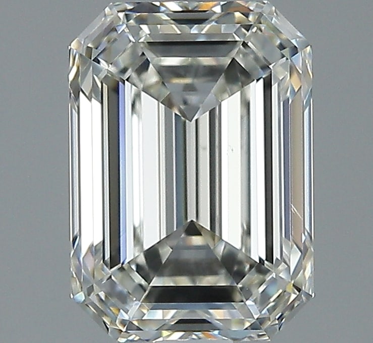 Loose Diamond - EMERALD 2.01ct J VS1: Loose Diamond - EMERALD 2.01ct J VS1 Source: Natural Mined Diamond Shape: EMERALD Carats: 2.01 Color: J Clarity: VS1 Certification: GIA Condition: Pre-Owned PLEASE NOTE: Framed, Large, or heavy items 