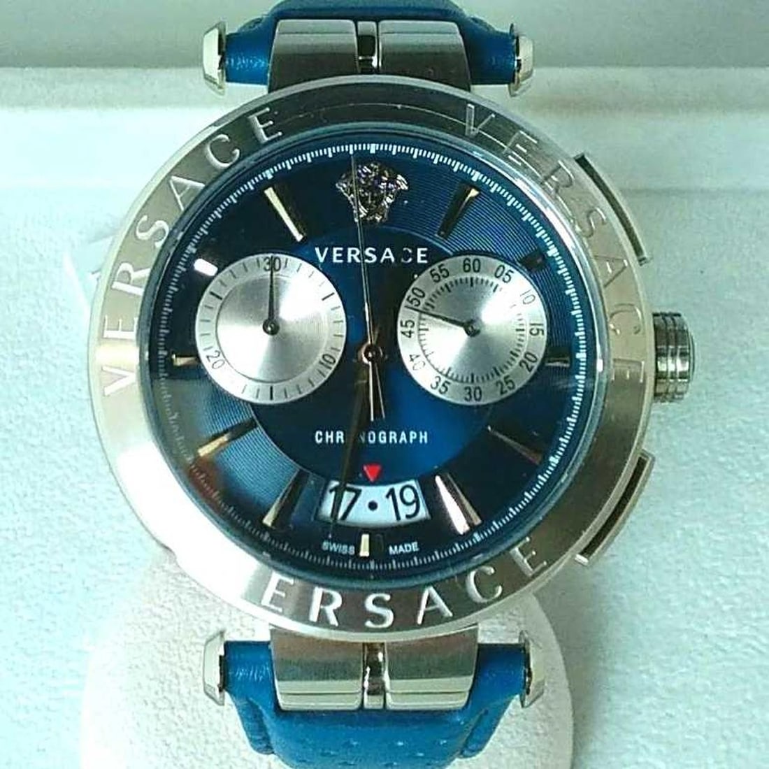 Versace VE1D008 Aion mens chronograph quartz wristwatch (1 of 7)