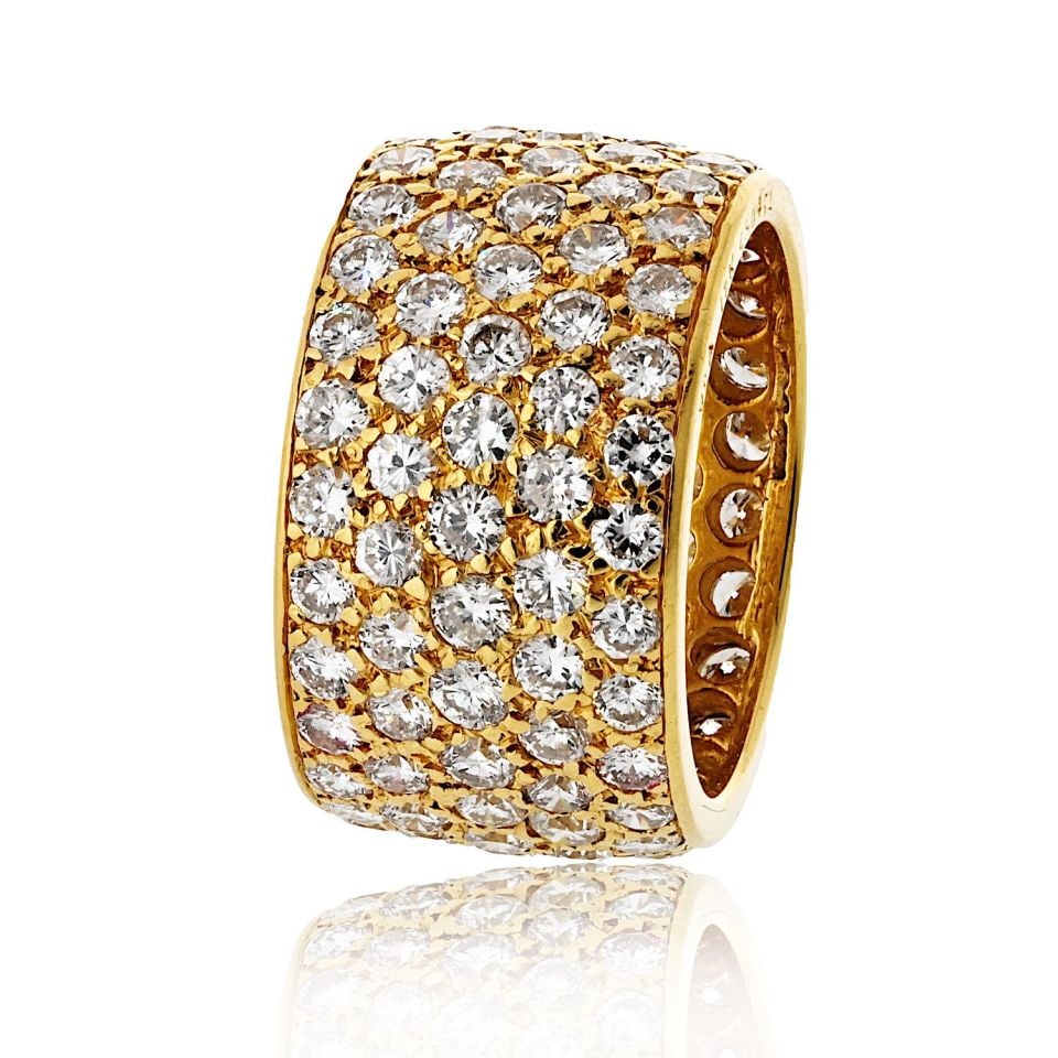 Van Cleef & Arpels 18K Yellow Gold 5 Row Diamond Ring 6 Cts: Van Cleef & Arpels 18K Yellow Gold 5 Row Diamond Ring 6 Cts Discover the exquisite Van Cleef & Arpels 18K Yellow Gold 5-Row Pave Round Cut Diamond Ring. This luxurious estate ring showcases approximat