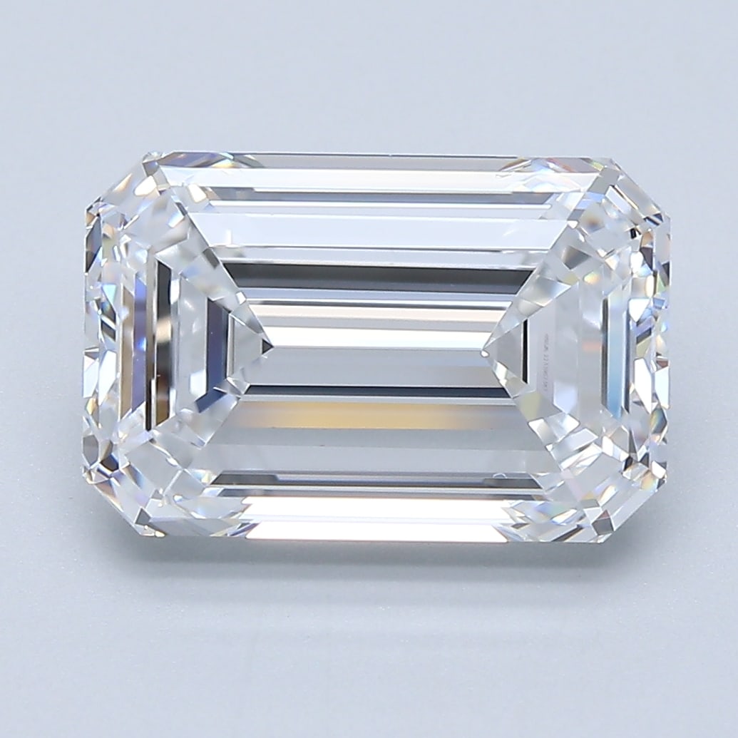 Loose Diamond - EMERALD 4.51ct D VS1: Loose Diamond - EMERALD 4.51ct D VS1 Source: Natural Mined Diamond Shape: EMERALD Carats: 4.51 Color: D Clarity: VS1 Certification: GIA Condition: Pre-Owned PLEASE NOTE: Framed, Large, or heavy items 