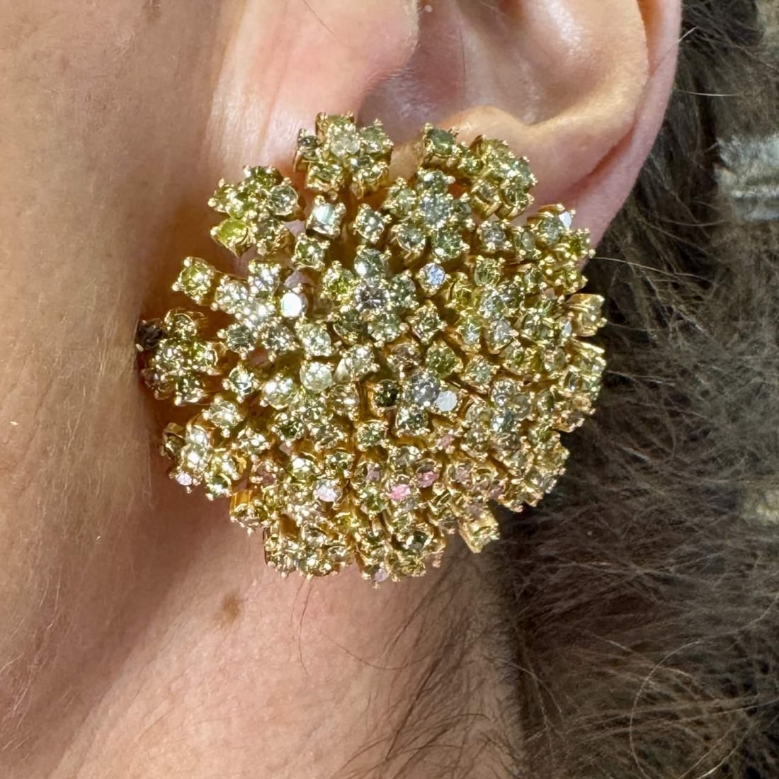 18K Yellow Gold Diamond Earrings 322 Natural Color Diamonds 19.00 Ct: 18K Yellow Gold Diamond Earrings 322 Natural Color Diamonds 19.00 Ct These exquisite 18K Yellow Gold Earrings feature a stunning array of 322 Natural Color Diamonds, with a total weight of approximate