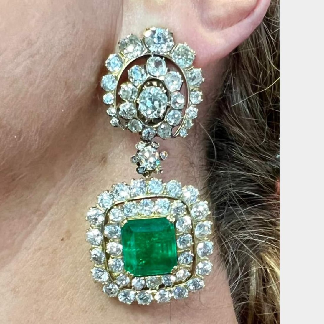 GIA Certified 14.67 Ct Colombian Emerald Diamond Earrings 18k Gold: GIA Certified 14.67 Ct Colombian Emerald Diamond Earrings 18k Gold These stunning earrings feature two GIA certified Colombian emeralds, with a total weight of 14.67 Ct. The emeralds consist of a 6.29