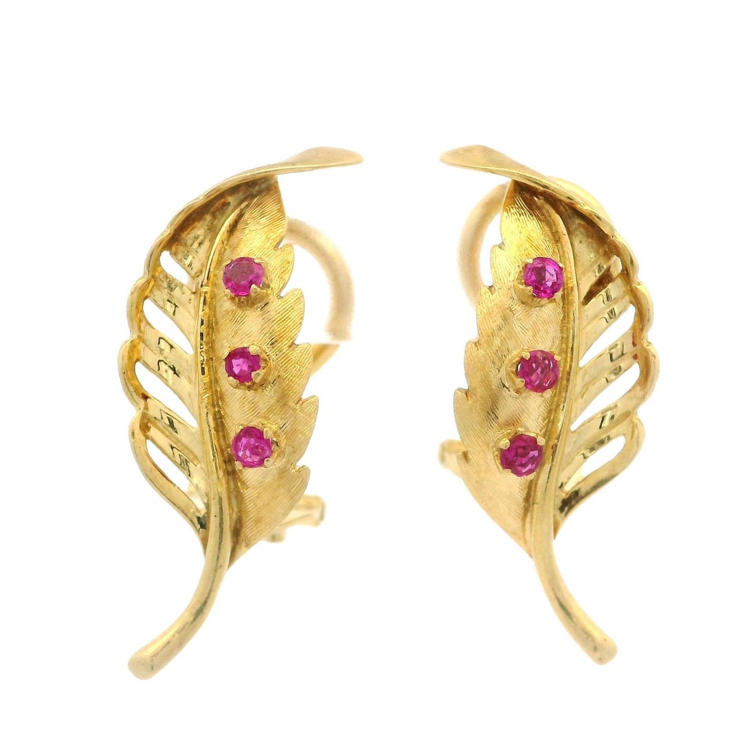 Vintage Italian 18K Yellow Gold Ruby Leaf Clip-On Earrings 0.36ctw: Vintage Italian 18K Yellow Gold Ruby Leaf Clip-On Earrings 0.36ctw Enhance your collection with these Vintage Italian 18k Yellow Gold Clip-On Earrings, featuring exquisite Florentine leaf design. Each