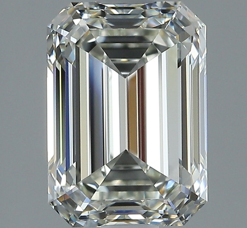 Loose Diamond - EMERALD 2.01ct J VS1: Loose Diamond - EMERALD 2.01ct J VS1 Source: Natural Mined Diamond Shape: EMERALD Carats: 2.01 Color: J Clarity: VS1 Certification: GIA Condition: Pre-Owned PLEASE NOTE: Framed, Large, or heavy items 