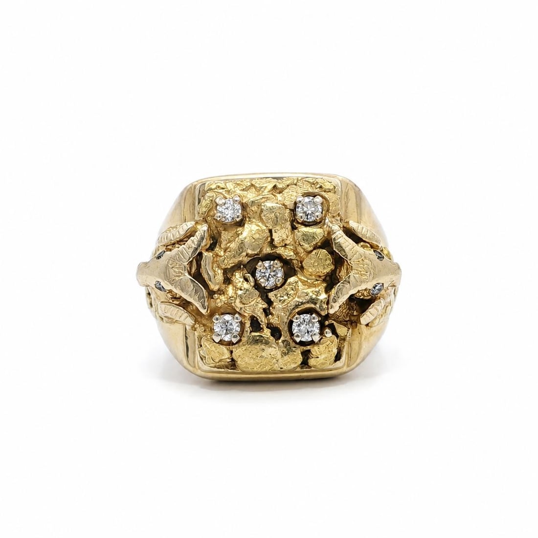 Mens Signet Ring in Yellow Gold with 5 Diamonds and Dual Rams Heads: Mens Signet Ring in Yellow Gold with 5 Diamonds and Dual Rams Heads Vintage men's signet ring featuring a dual ram's head nugget design with natural diamonds. This pre-owned ring shows light surface w