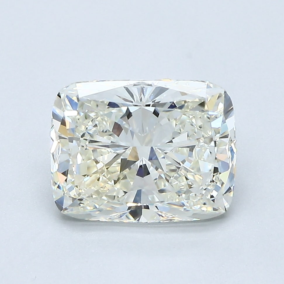 Loose Diamond - CUSHION 2.3ct K VVS2: Loose Diamond - CUSHION 2.3ct K VVS2 Source: Natural Mined Diamond Shape: CUSHION Carats: 2.3 Color: K Clarity: VVS2 Certification: GIA Condition: Pre-Owned PLEASE NOTE: Framed, Large, or heavy items 