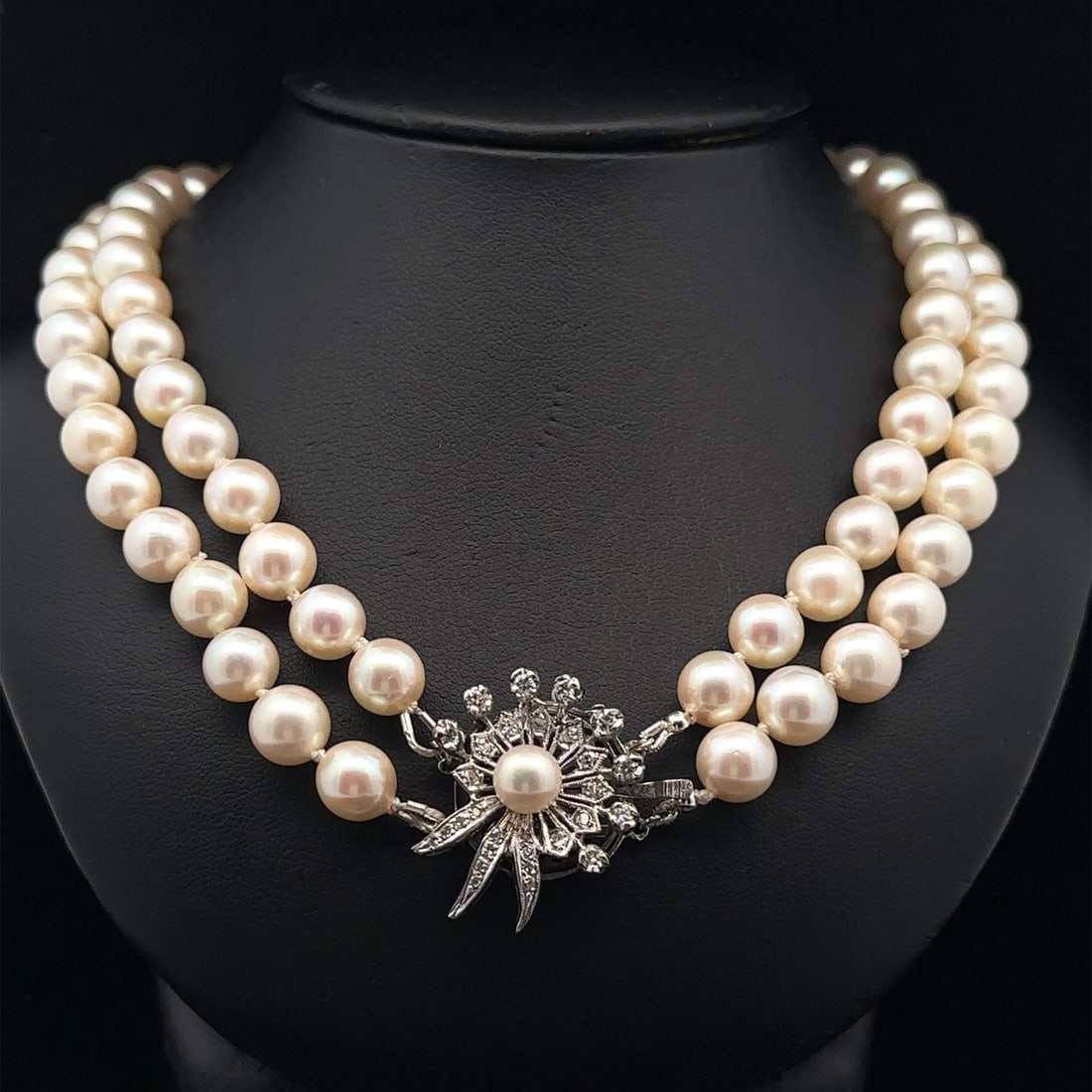 Vintage 16 Inch Dual Strand Pearl Necklace 14k White Gold Diamond Clasp: Vintage 16 Inch Dual Strand Pearl Necklace 14k White Gold Diamond Clasp This stunning vintage dual strand pearl necklace features 94 genuine cultured pearls, each with a beautiful round shape and whit