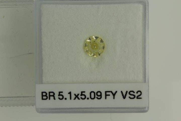 Loose Diamond - ROUND 0.63ct Yellow VS2: Loose Diamond - ROUND 0.63ct Yellow VS2 Source: Natural Shape: ROUND Carats: 0.63 Color: Yellow Certification: NONE Video: