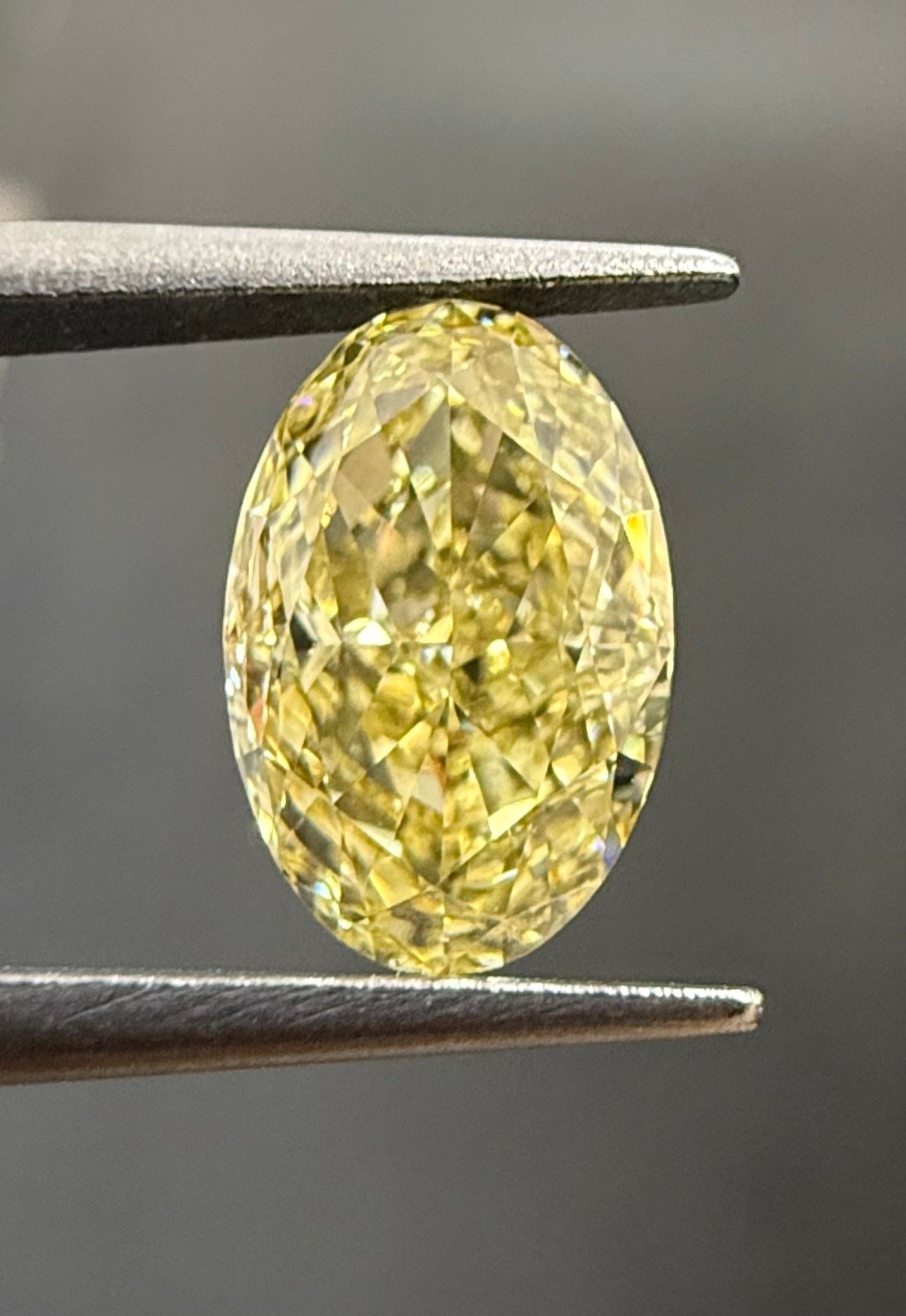 Loose Diamond - OVAL 1.22ct Fancy VS1: Loose Diamond - OVAL 1.22ct Fancy VS1 Source: Natural Shape: OVAL Carats: 1.22 Color: Fancy Certification: GIA Video: