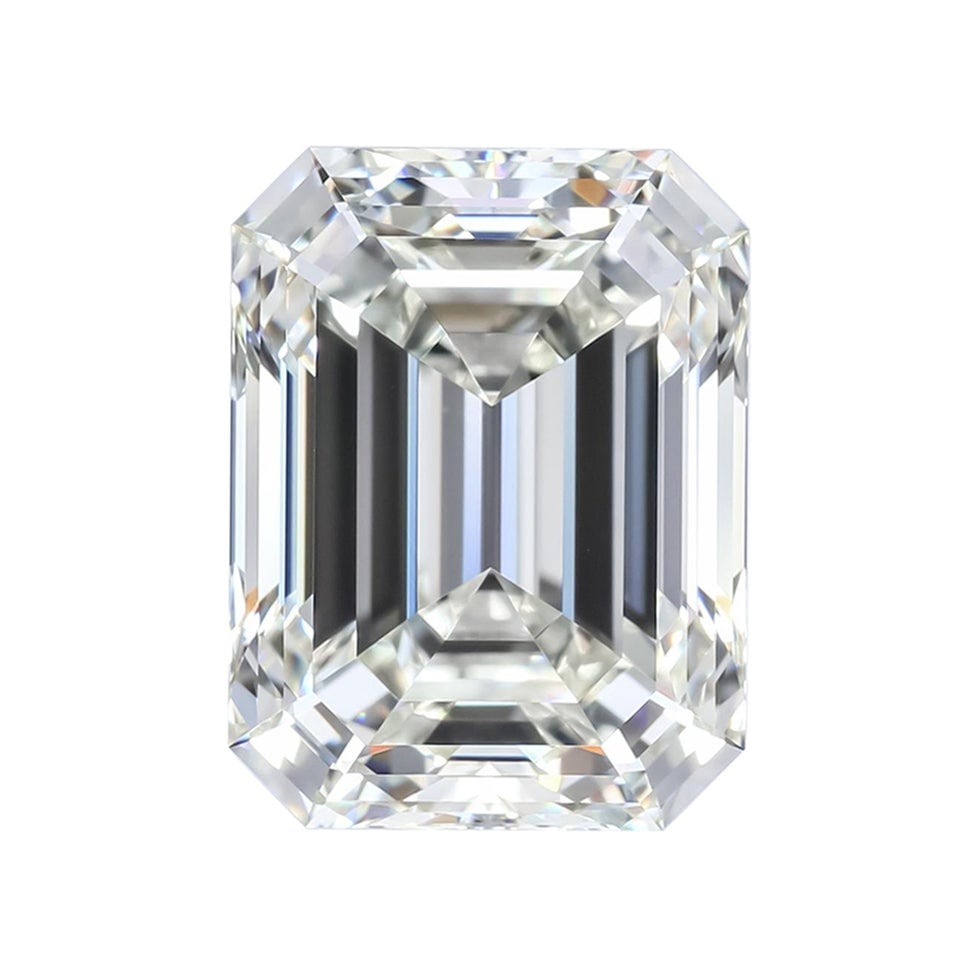 GIA Certified 5.03ct K VS1 Emerald Cut Diamond: GIA Certified 5.03ct K VS1 Emerald Cut Diamond GIA Certified 5.03ct K VS1 Emerald Cut Diamond This stunning loose emerald cut diamond is GIA certified, showcasing a weight of 5.03 carats with a K colo