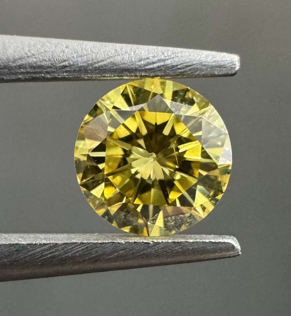 Loose Diamond - ROUND 0.2ct Fancy Vivid Yellow VS2: Loose Diamond - ROUND 0.2ct Fancy Vivid Yellow VS2 Source: Natural Shape: ROUND Carats: 0.2 Color: Fancy Vivid Yellow Certification: GIA Video: