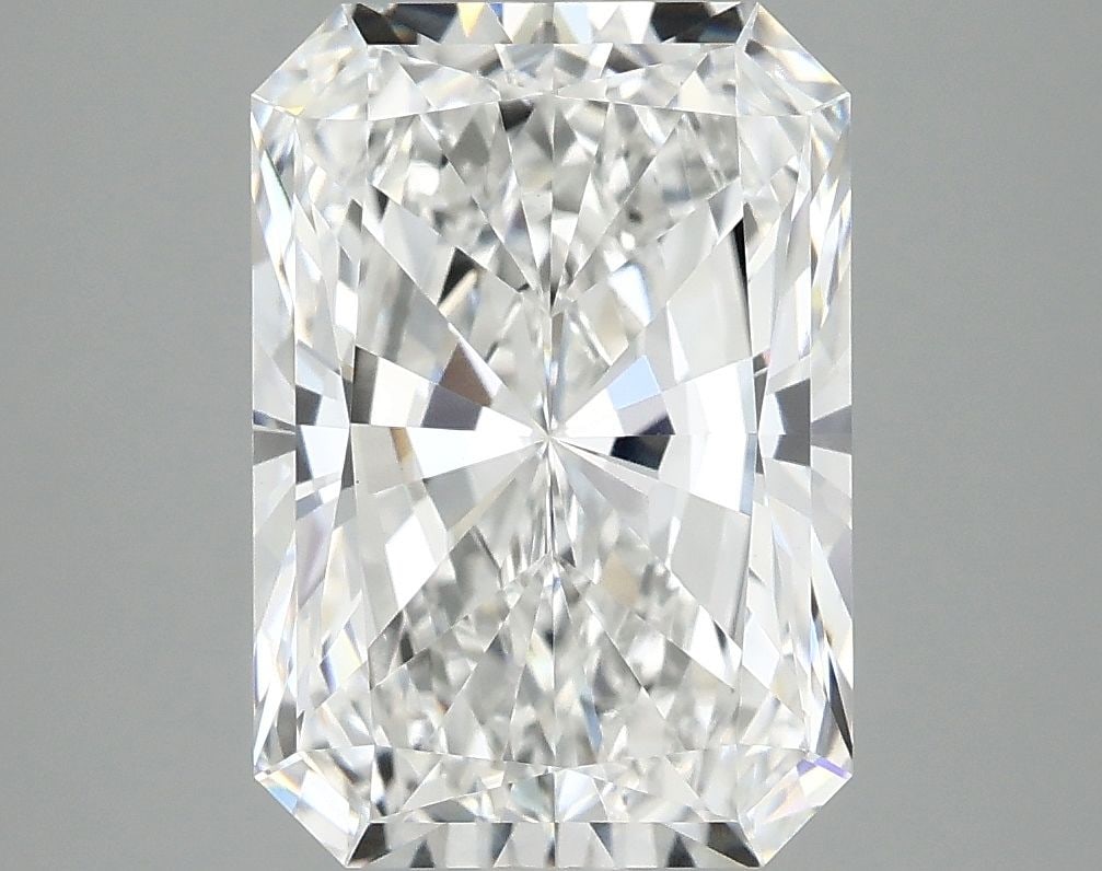 Loose Diamond - RADIANT 3.91ct E VVS2: Loose Diamond - RADIANT 3.91ct E VVS2 Source: This is a real non-mined Diamond that has been grown in a lab Shape: RADIANT Carats: 3.91 Color: E Clarity: VVS2 Certification: IGI Video: