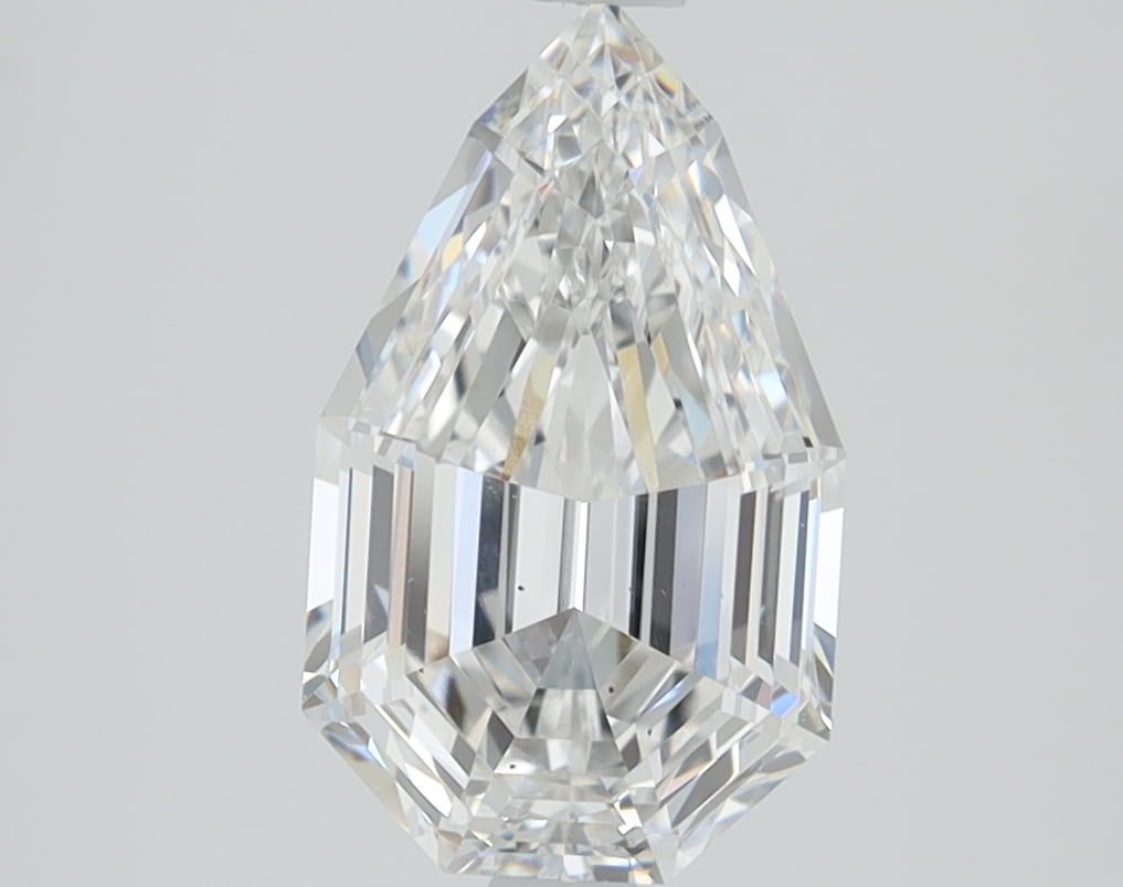 Loose Diamond - PEAR STEP 2.04ct E VS2: Loose Diamond - PEAR STEP 2.04ct E VS2 Source: This is a real non-mined Diamond that has been grown in a lab Shape: PEAR STEP Carats: 2.04 Color: E Clarity: VS2 Certification: IGI Condition: Pre-Owned