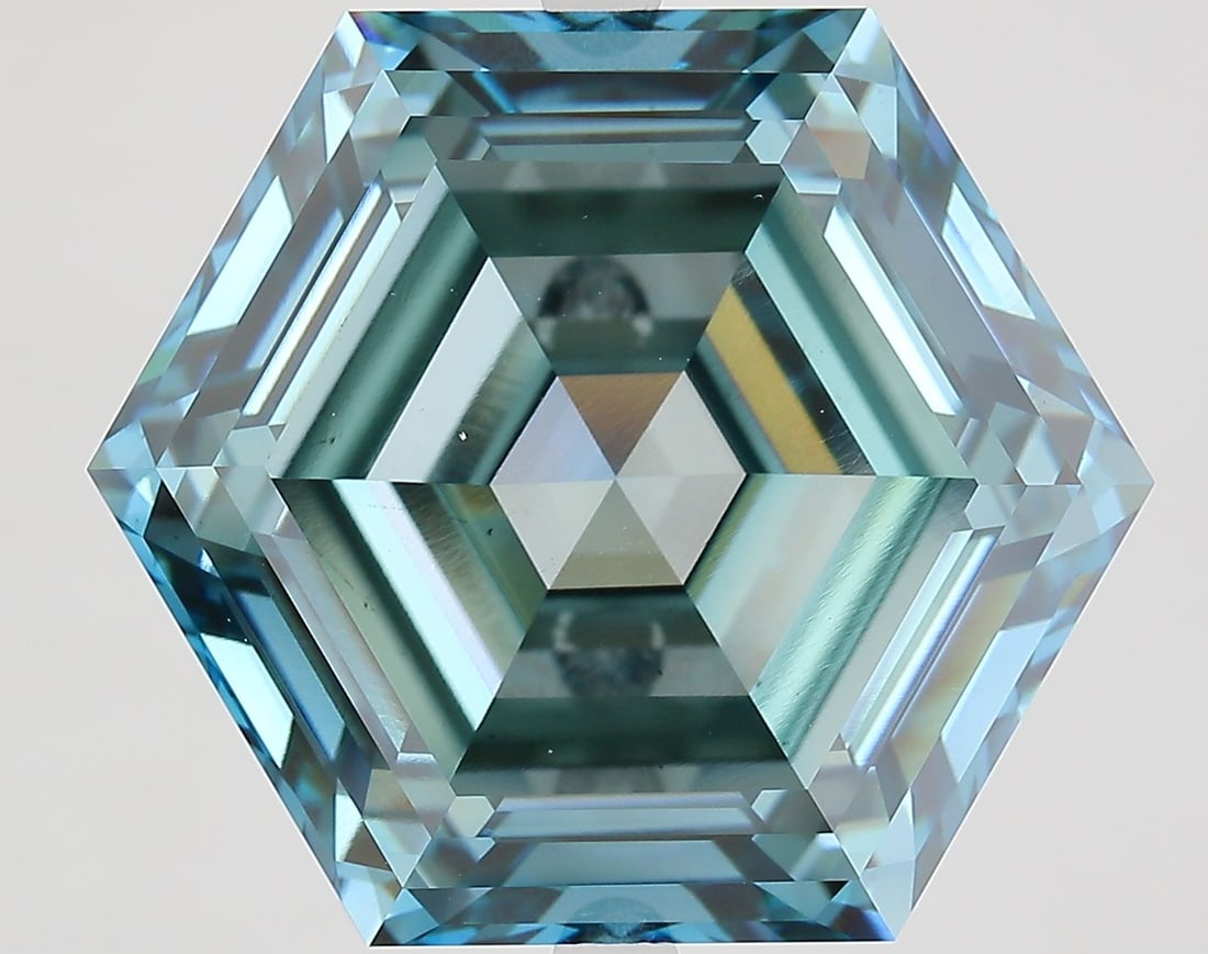 Loose Diamond - HEXAGONAL 20.0ct Fancy Vivid Blue VS2: Loose Diamond - HEXAGONAL 20.0ct Fancy Vivid Blue VS2 Source: This is a real non-mined Diamond that has been grown in a lab Shape: HEXAGONAL Carats: 20.0 Color: Fancy Vivid Blue Certification: IGI Vid
