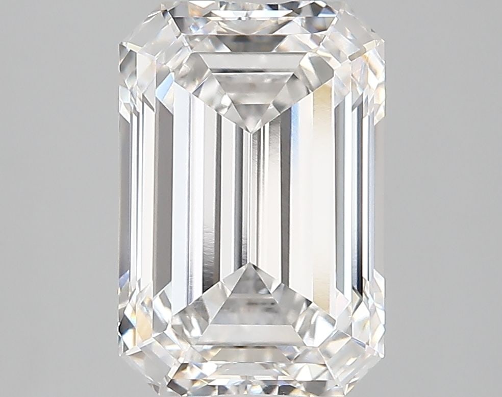 Loose Diamond - EMERALD 4.08ct E FL: Loose Diamond - EMERALD 4.08ct E FL Source: This is a real non-mined Diamond that has been grown in a lab Shape: EMERALD Carats: 4.08 Color: E Clarity: FL Certification: IGI Video: