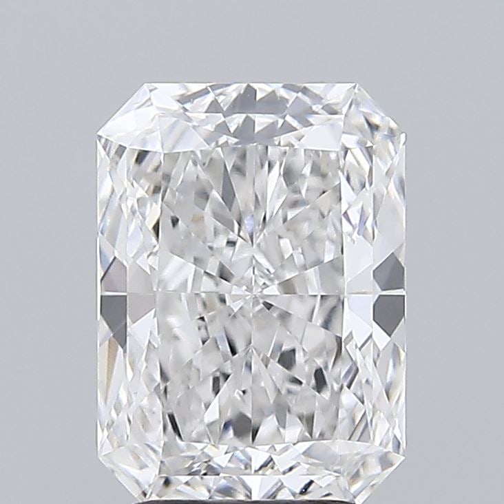 Loose Diamond - RADIANT 2.58ct E VVS2: Loose Diamond - RADIANT 2.58ct E VVS2 Source: This is a real non-mined Diamond that has been grown in a lab Shape: RADIANT Carats: 2.58 Color: E Clarity: VVS2 Certification: IGI Condition: Pre-Owned