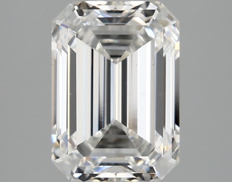 Loose Diamond - EMERALD 2.58ct E VS2: Loose Diamond - EMERALD 2.58ct E VS2 Source: This is a real non-mined Diamond that has been grown in a lab Shape: EMERALD Carats: 2.58 Color: E Clarity: VS2 Certification: IGI Condition: Pre-Owned PLE