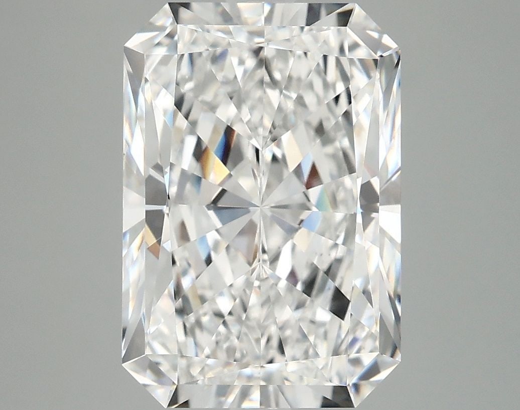 Loose Diamond - RADIANT 4.82ct E VVS2: Loose Diamond - RADIANT 4.82ct E VVS2 Source: This is a real non-mined Diamond that has been grown in a lab Shape: RADIANT Carats: 4.82 Color: E Clarity: VVS2 Certification: IGI Video: