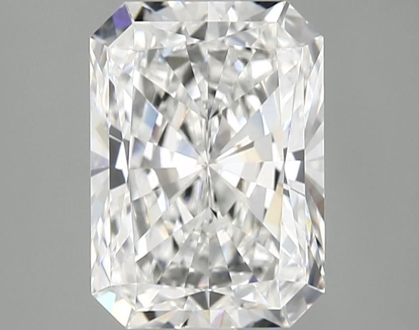 Loose Diamond - RADIANT 3.08ct E VS1: Loose Diamond - RADIANT 3.08ct E VS1 Source: This is a real non-mined Diamond that has been grown in a lab Shape: RADIANT Carats: 3.08 Color: E Clarity: VS1 Certification: IGI Video: