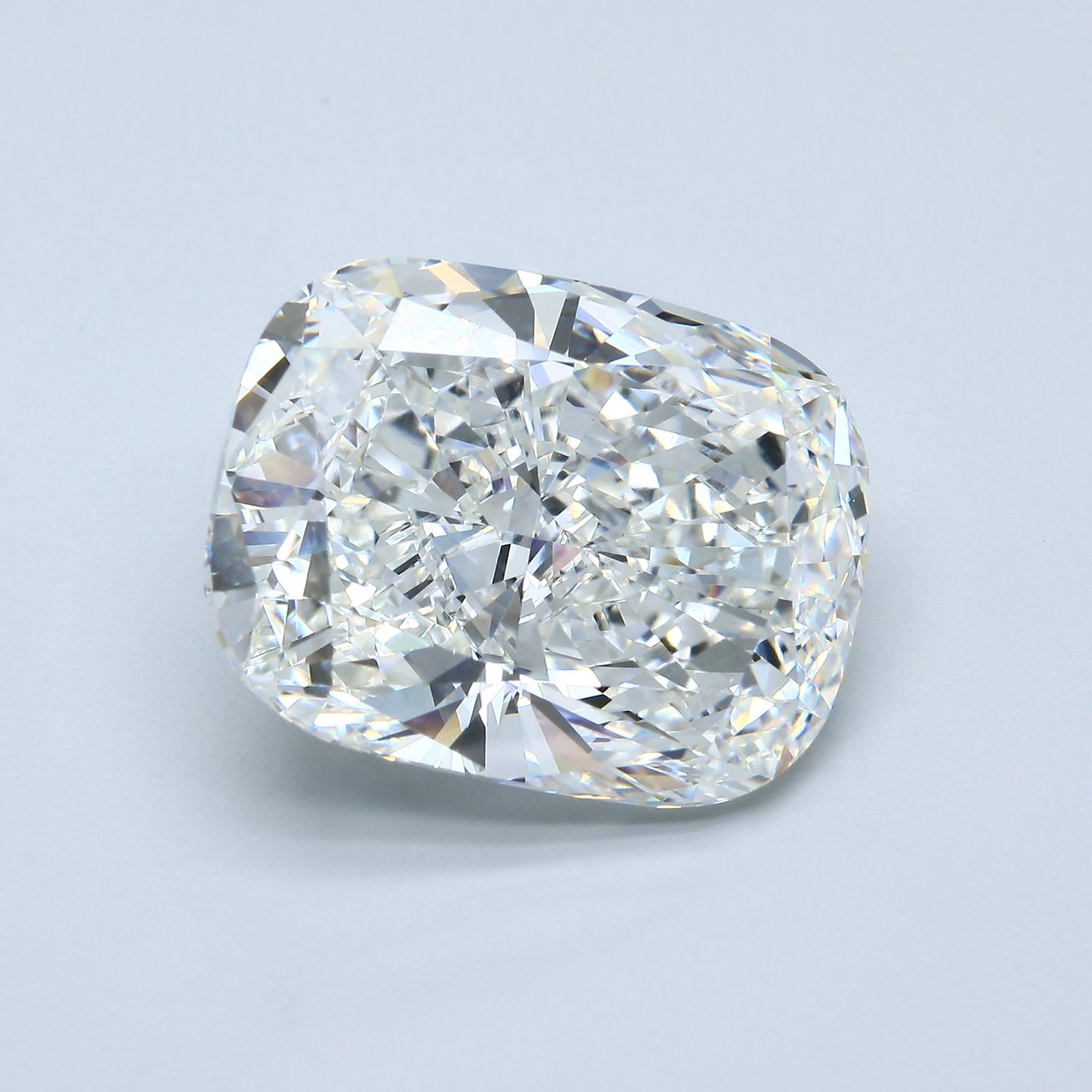 Loose Diamond - CUSHION 15.06ct G VS1: Loose Diamond - CUSHION 15.06ct G VS1 Source: This is a real non-mined Diamond that has been grown in a lab Shape: CUSHION Carats: 15.06 Color: G Clarity: VS1 Certification: IGI Condition: Pre-Owned