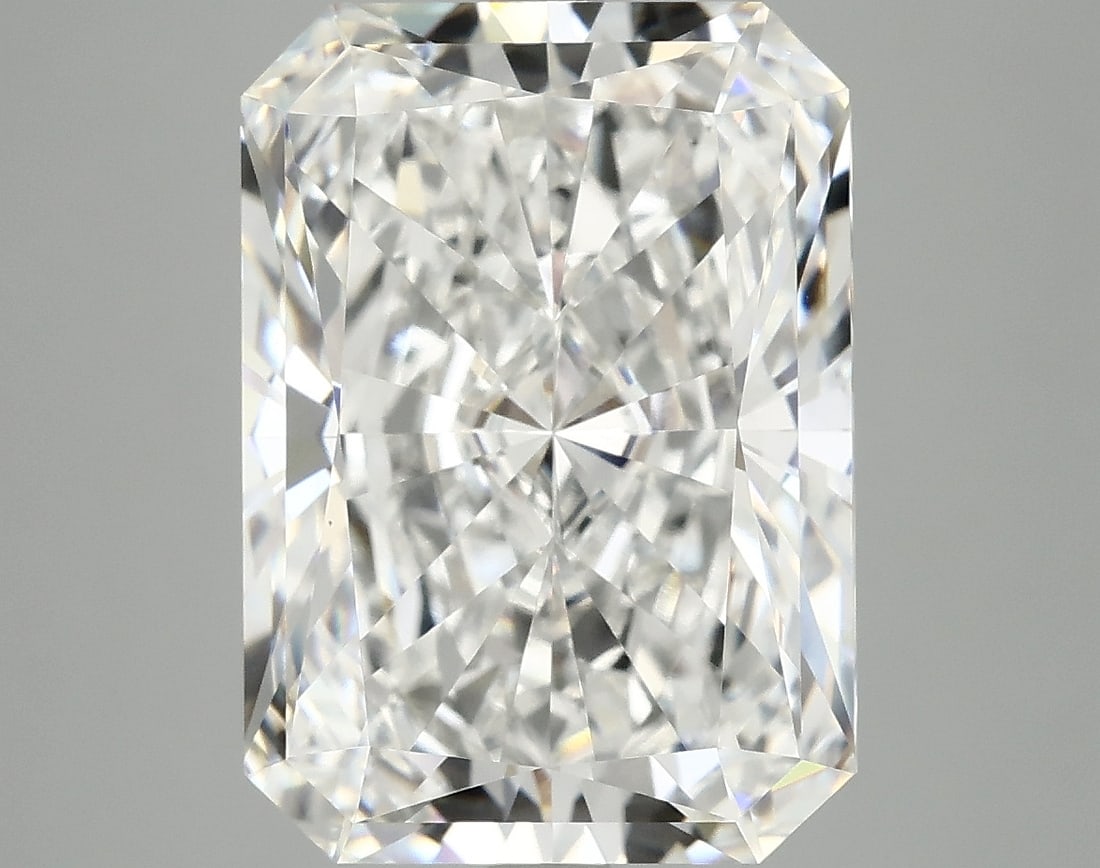Loose Diamond - RADIANT 7.75ct E VVS2: Loose Diamond - RADIANT 7.75ct E VVS2 Source: This is a real non-mined Diamond that has been grown in a lab Shape: RADIANT Carats: 7.75 Color: E Clarity: VVS2 Certification: IGI Condition: Pre-Owned