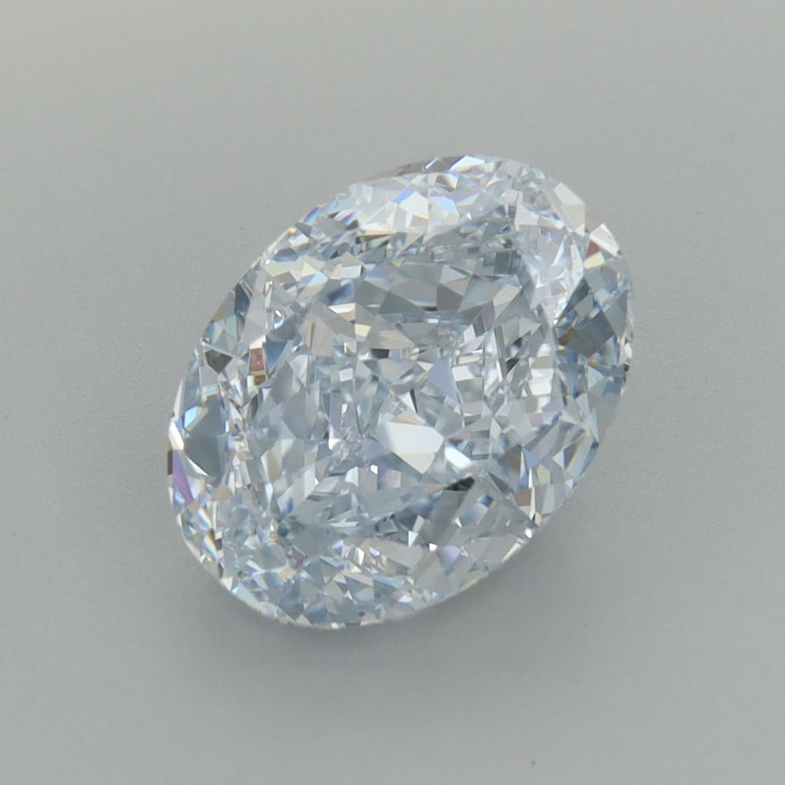 Loose Diamond - OVAL 3.03ct Fancy Light Blue VS1: Loose Diamond - OVAL 3.03ct Fancy Light Blue VS1 Source: This is a real non-mined Diamond that has been grown in a lab Shape: OVAL Carats: 3.03 Color: Fancy Light Blue Certification: IGI Video: