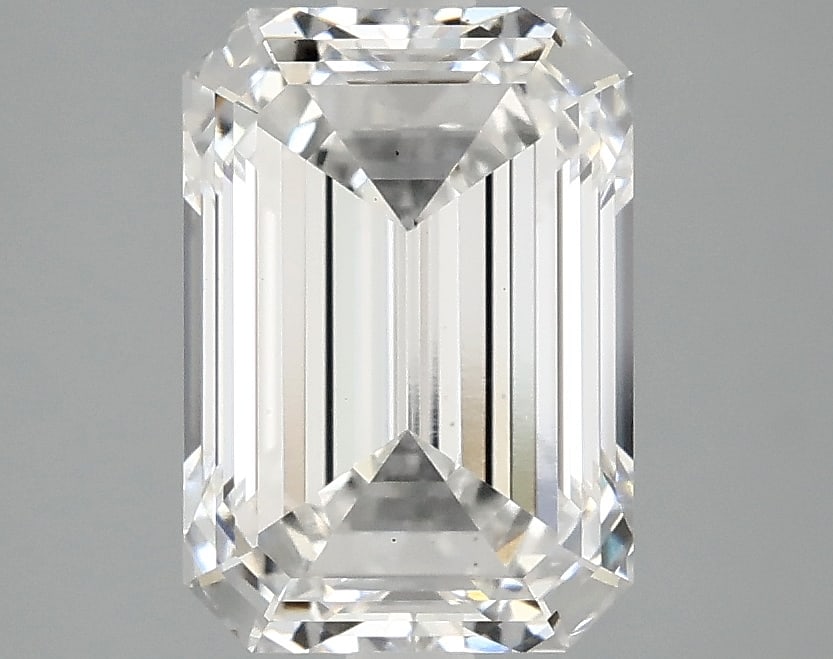 Loose Diamond - EMERALD 2.84ct E VS2: Loose Diamond - EMERALD 2.84ct E VS2 Source: This is a real non-mined Diamond that has been grown in a lab Shape: EMERALD Carats: 2.84 Color: E Clarity: VS2 Certification: IGI Condition: Pre-Owned PLE