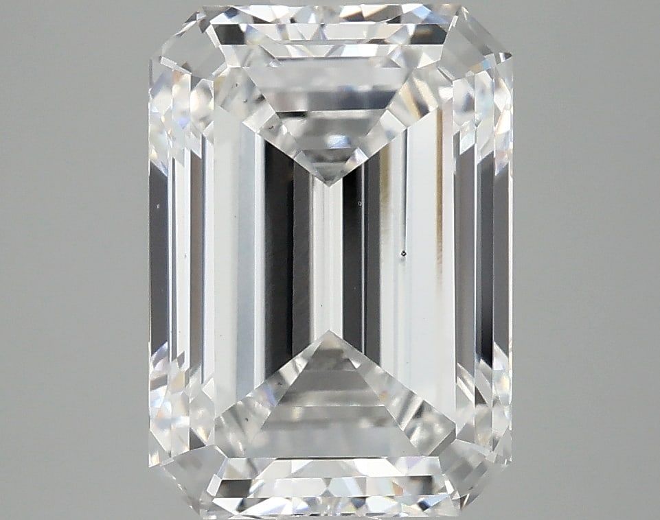 Loose Diamond - EMERALD 3.93ct D VS2: Loose Diamond - EMERALD 3.93ct D VS2 Source: This is a real non-mined Diamond that has been grown in a lab Shape: EMERALD Carats: 3.93 Color: D Clarity: VS2 Certification: IGI Condition: Pre-Owned