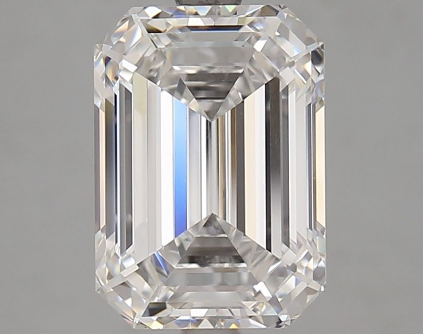 Loose Diamond - EMERALD 4.05ct E VVS1: Loose Diamond - EMERALD 4.05ct E VVS1 Source: This is a real non-mined Diamond that has been grown in a lab Shape: EMERALD Carats: 4.05 Color: E Clarity: VVS1 Certification: GIA Video: