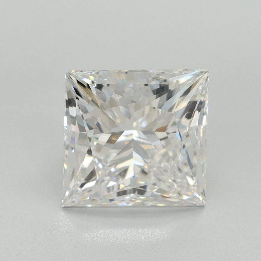 Loose Diamond - PRINCESS 3.03ct E VS1: Loose Diamond - PRINCESS 3.03ct E VS1 Source: This is a real non-mined Diamond that has been grown in a lab Shape: PRINCESS Carats: 3.03 Color: E Clarity: VS1 Certification: NONE Video: