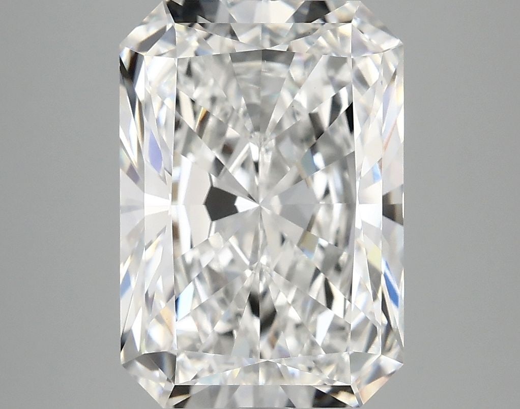 Loose Diamond - RADIANT 4.9ct E VS1: Loose Diamond - RADIANT 4.9ct E VS1 Source: This is a real non-mined Diamond that has been grown in a lab Shape: RADIANT Carats: 4.9 Color: E Clarity: VS1 Certification: IGI Video: