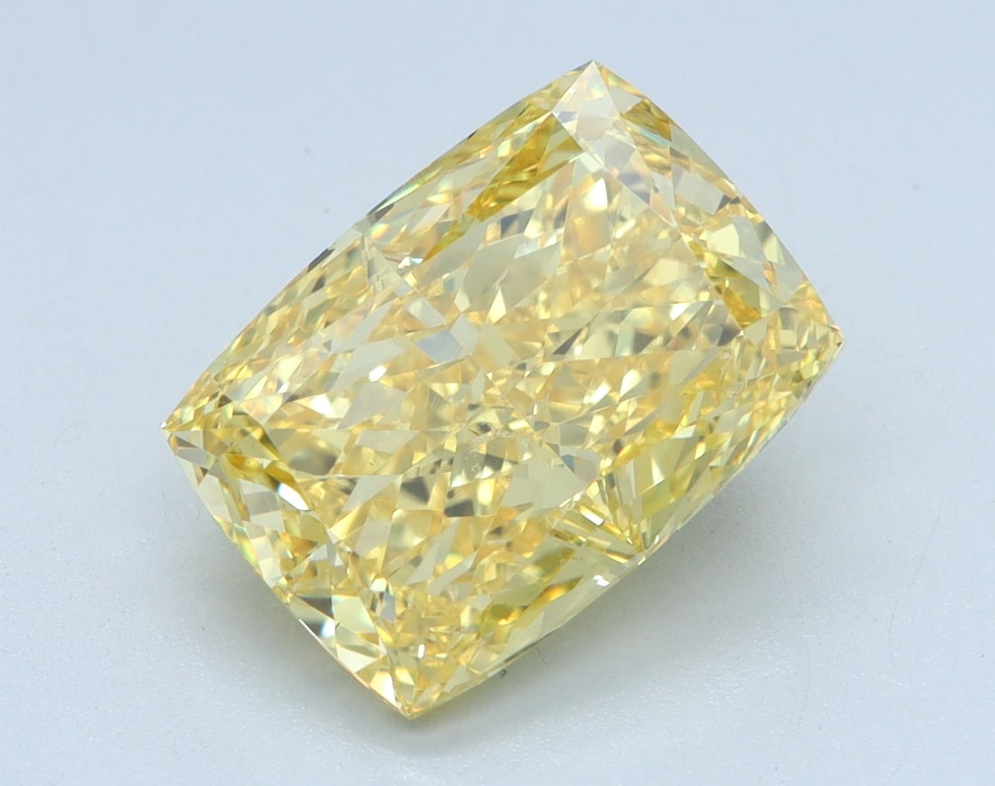 Loose Diamond - CUSHION 4.05ct YELLOW VS2: Loose Diamond - CUSHION 4.05ct YELLOW VS2 Source: This is a real non-mined Diamond that has been grown in a lab Shape: CUSHION Carats: 4.05 Color: YELLOW Clarity: VS2 Certification: IGI Condition: