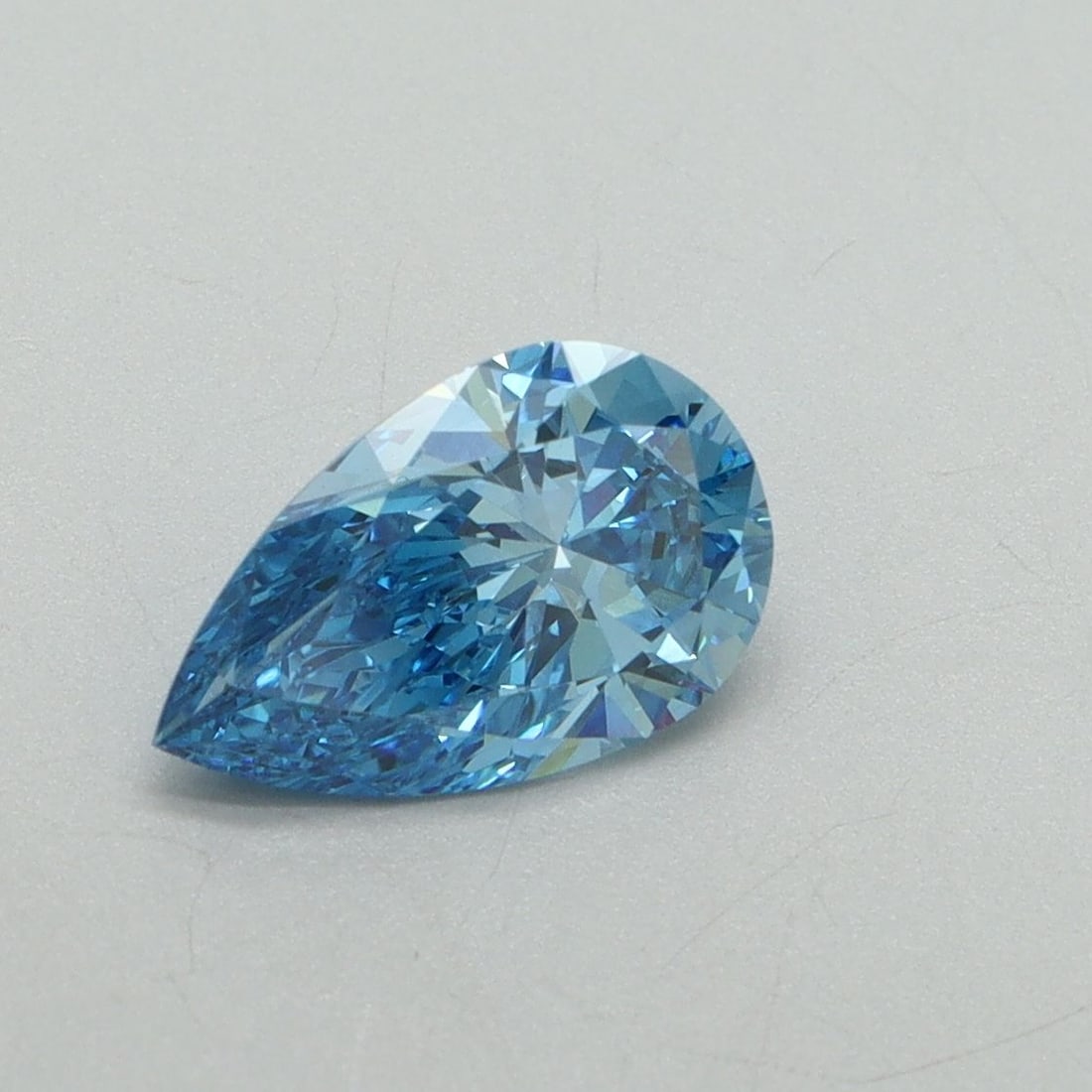 Loose Diamond - PEAR 1.15ct Fancy Vivid Blue VVS2: Loose Diamond - PEAR 1.15ct Fancy Vivid Blue VVS2 Source: This is a real non-mined Diamond that has been grown in a lab Shape: PEAR Carats: 1.15 Color: Fancy Vivid Blue Certification: IGI Video: