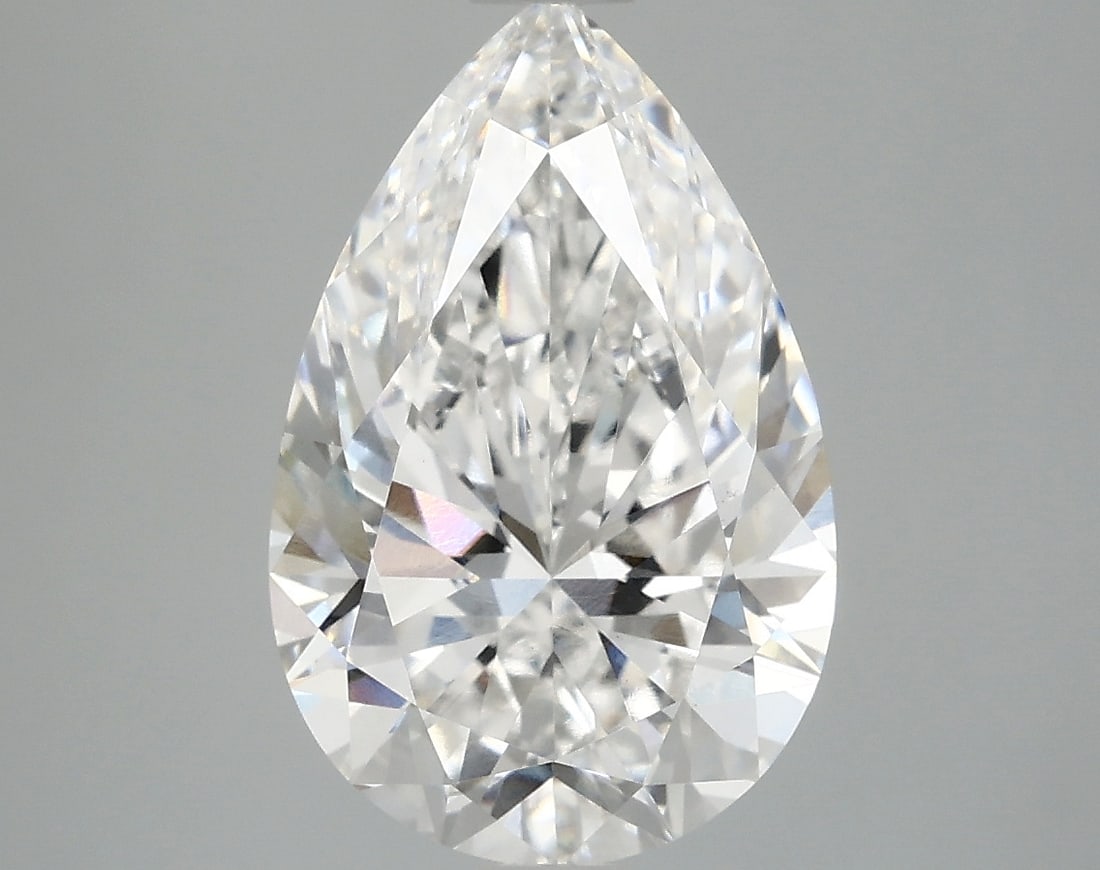 Loose Diamond - PEAR 3.92ct E VS1: Loose Diamond - PEAR 3.92ct E VS1 Source: This is a real non-mined Diamond that has been grown in a lab Shape: PEAR Carats: 3.92 Color: E Clarity: VS1 Certification: IGI Condition: Pre-Owned PLEASE NO