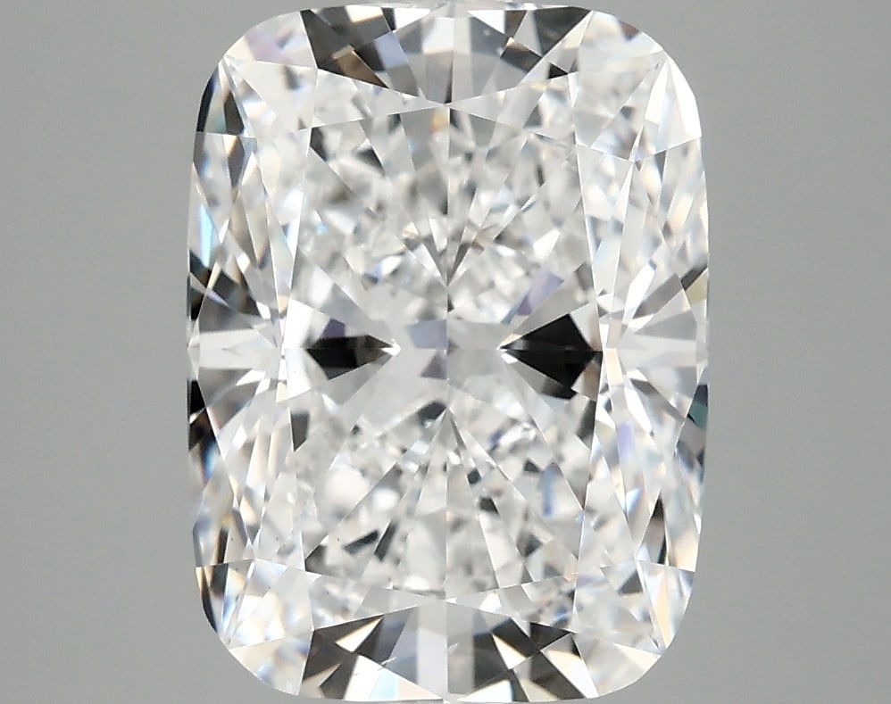 Loose Diamond - CUSHION 4.77ct D VS2: Loose Diamond - CUSHION 4.77ct D VS2 Source: This is a real non-mined Diamond that has been grown in a lab Shape: CUSHION Carats: 4.77 Color: D Clarity: VS2 Certification: IGI Condition: Pre-Owned