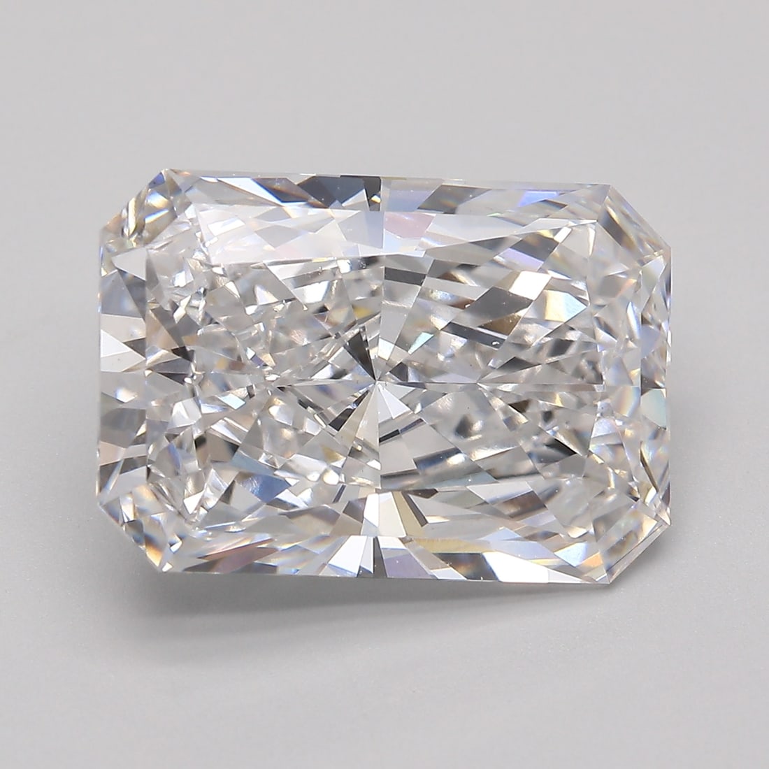 Loose Diamond - RADIANT 9.08ct F VS1: Loose Diamond - RADIANT 9.08ct F VS1 Source: This is a real non-mined Diamond that has been grown in a lab Shape: RADIANT Carats: 9.08 Color: F Clarity: VS1 Certification: GIA Condition: Pre-Owned