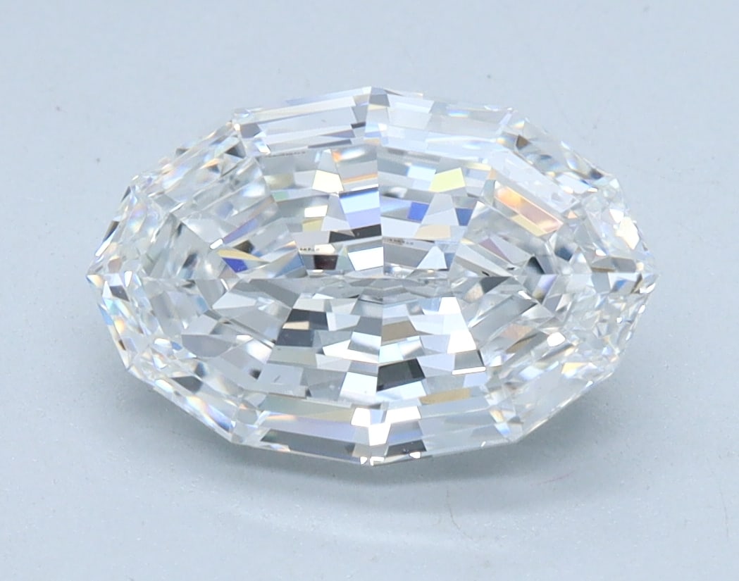 Loose Diamond - OVAL STEP CUT 2.04ct D VS1: Loose Diamond - OVAL STEP CUT 2.04ct D VS1 Source: This is a real non-mined Diamond that has been grown in a lab Shape: OVAL STEP CUT Carats: 2.04 Color: D Clarity: VS1 Certification: IGI Condition: P