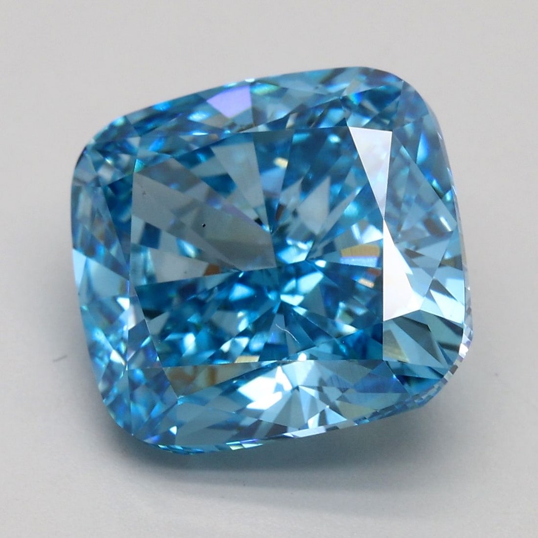 Loose Diamond - CUSHION MODIFIED 5.02ct Fancy Vivid Blue VS1: Loose Diamond - CUSHION MODIFIED 5.02ct Fancy Vivid Blue VS1 Source: This is a real non-mined Diamond that has been grown in a lab Shape: CUSHION MODIFIED Carats: 5.02 Color: Fancy Vivid Blue Certific