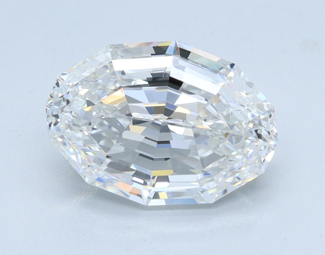 Loose Diamond - OVAL STEP CUT 2.04ct E VS1: Loose Diamond - OVAL STEP CUT 2.04ct E VS1 Source: This is a real non-mined Diamond that has been grown in a lab Shape: OVAL STEP CUT Carats: 2.04 Color: E Clarity: VS1 Certification: IGI Condition: P